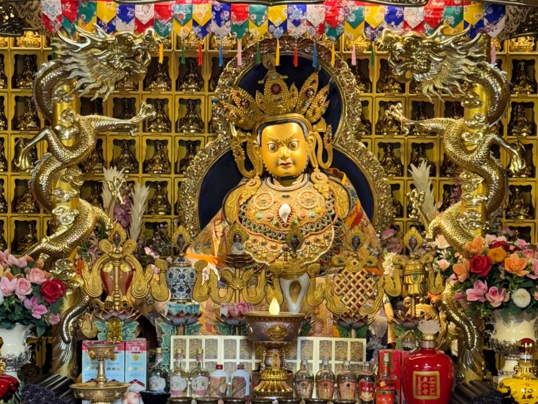 Tibetan God of Wealth: Jambhala, Zakiram, and the Art of Thangka Blessings