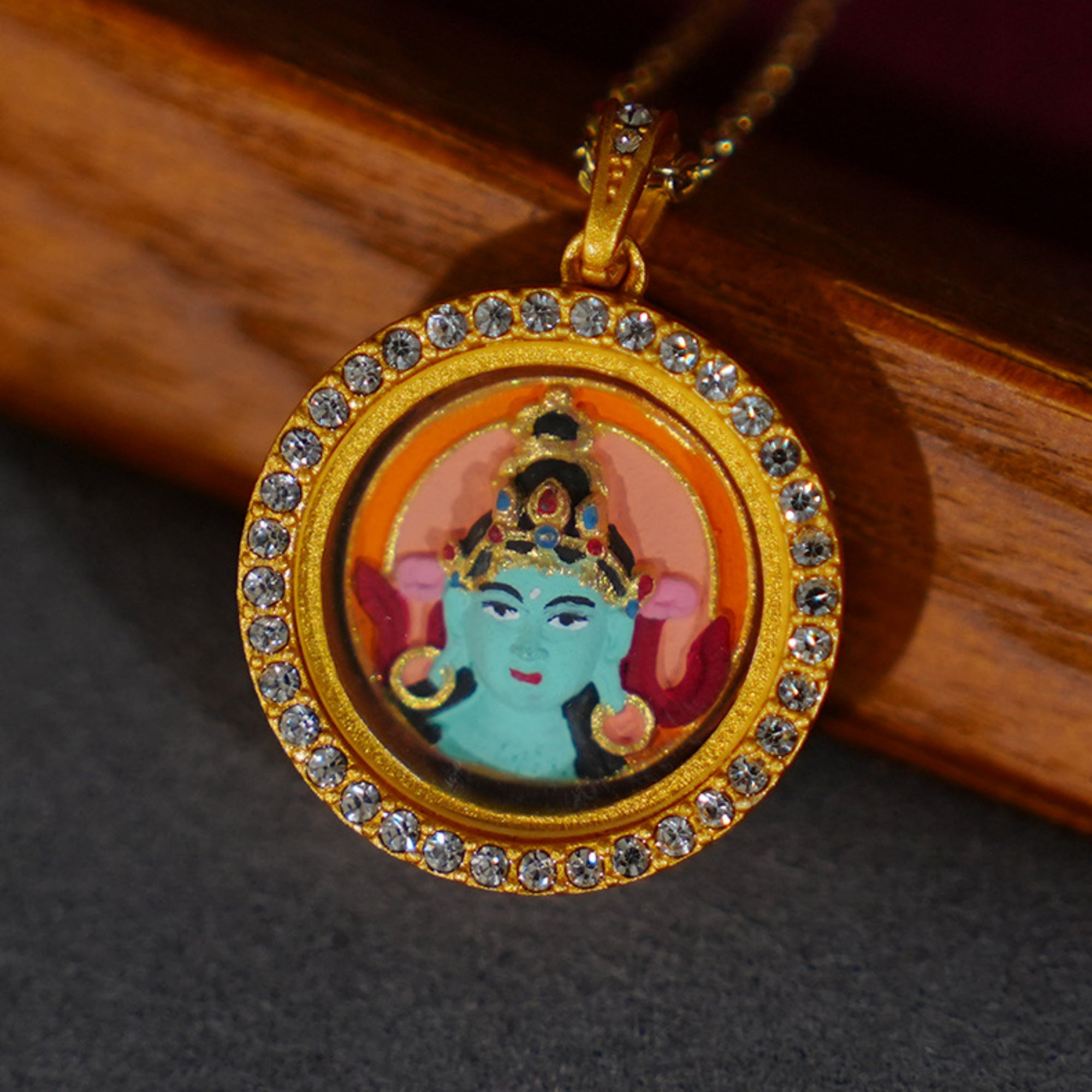 QiLing Aura Modern Style Round Green Tara Thangka Pendant Necklace - Main Image