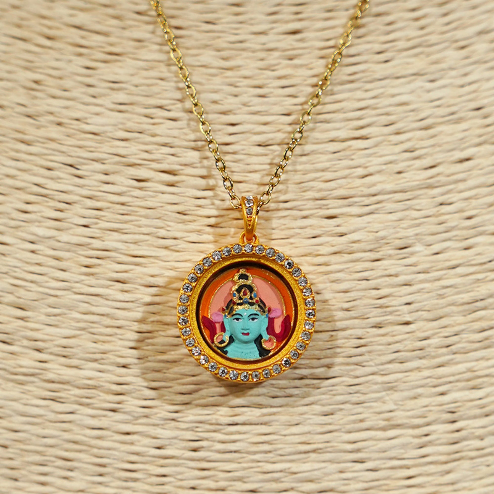 QiLing Aura Modern Style Round Green Tara Thangka Pendant Necklace