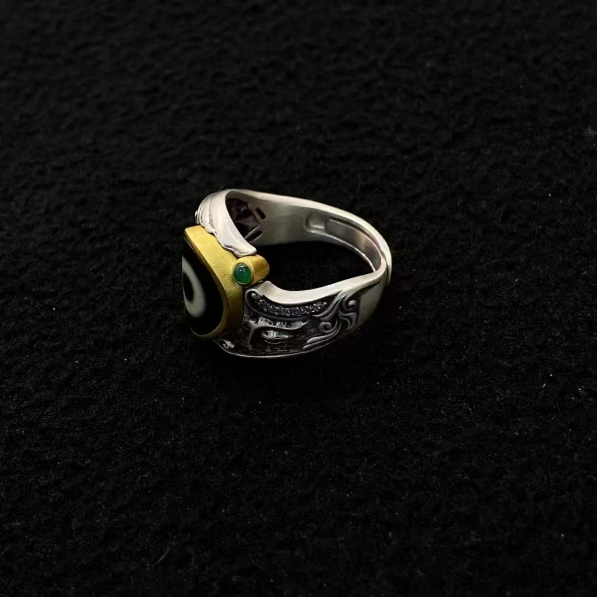 Tibetan Buddhist Sacred Dzi Garuda Ring