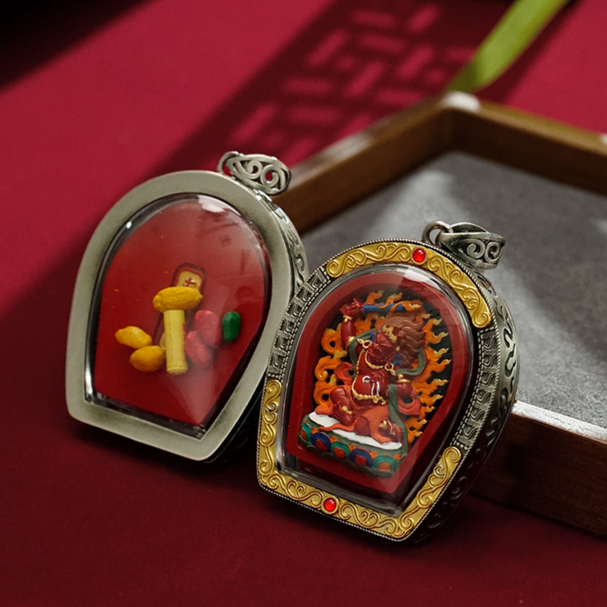 QiLing Aura Hand-Painted Thangka Copper Buddha Pendant Necklace (Gawu Box)