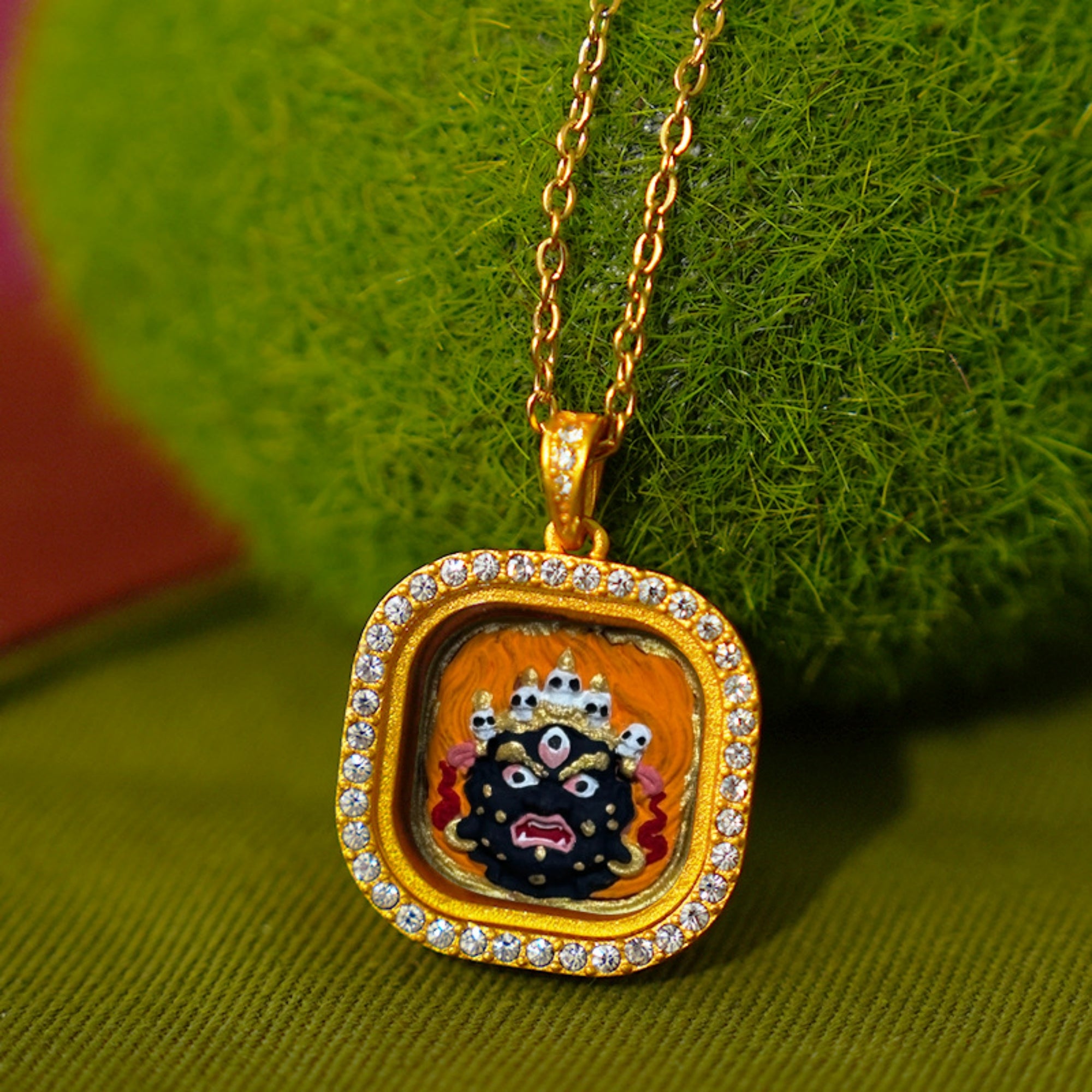 QiLing Aura Modern Style Hand-Painted Zakiram Thangka Pendant Necklace