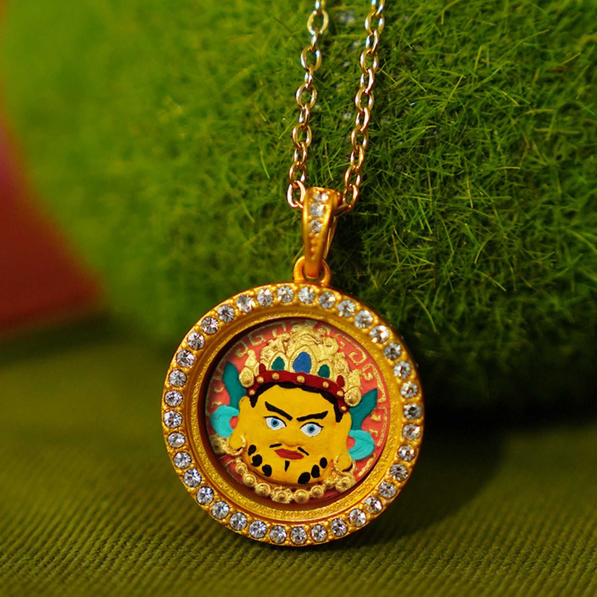 QiLing Aura Modern Style Round Green Tara Thangka Pendant Necklace