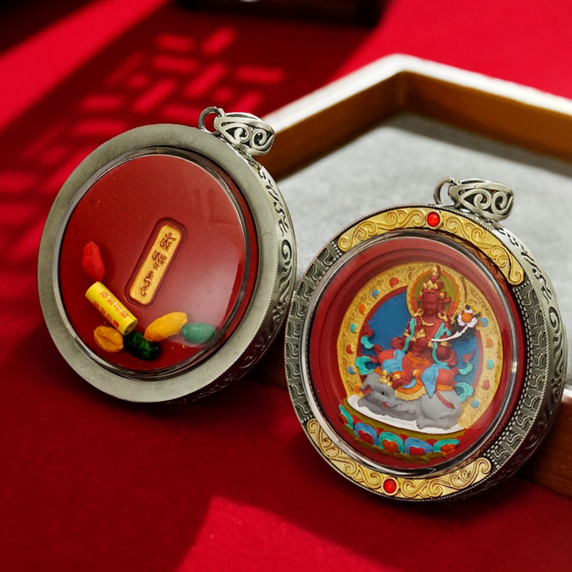 QiLing Aura Round Cinnabar Hand-Painted Thangka Buddha Pendant Necklace