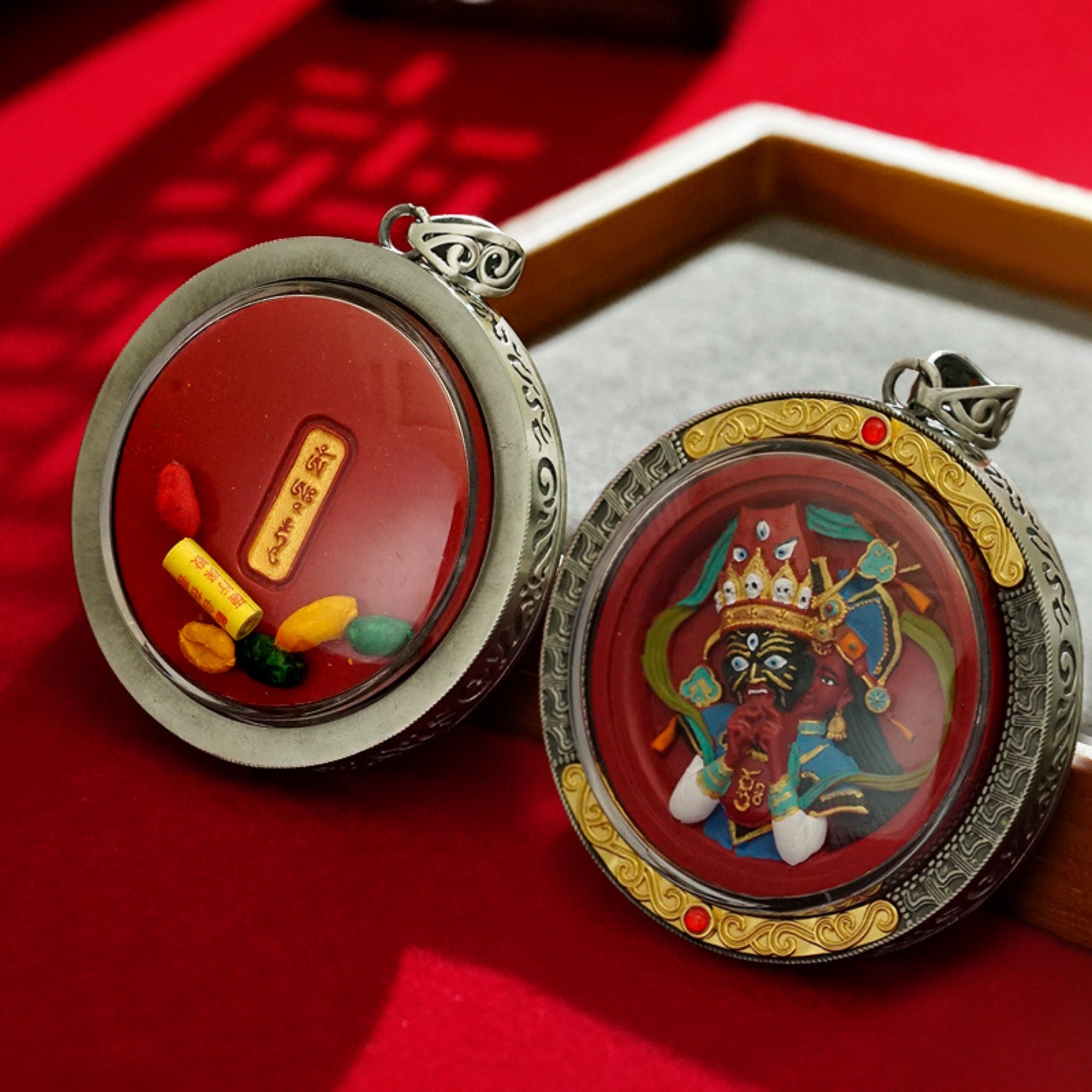 QiLing Aura Round Cinnabar Hand-Painted Thangka Buddha Pendant Necklace