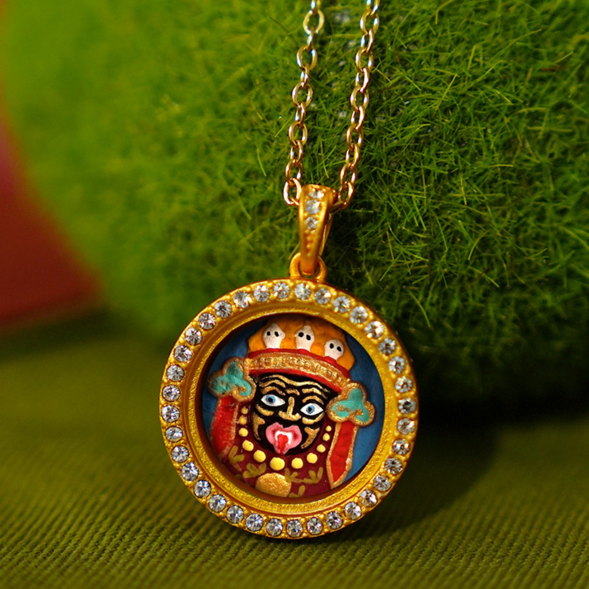 QiLing Aura Modern Style Round Green Tara Thangka Pendant Necklace