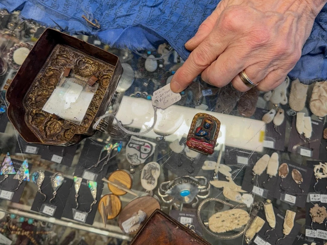Where to Buy Authentic Tibetan Pendants in the USA: Trusted Shops & What to Expect