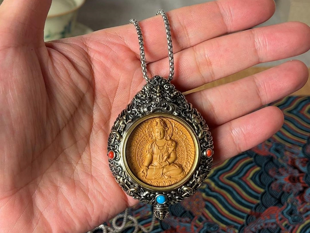 Tibetan Necklace Meaning: Read Symbols, Colors, and Stones at a Glance