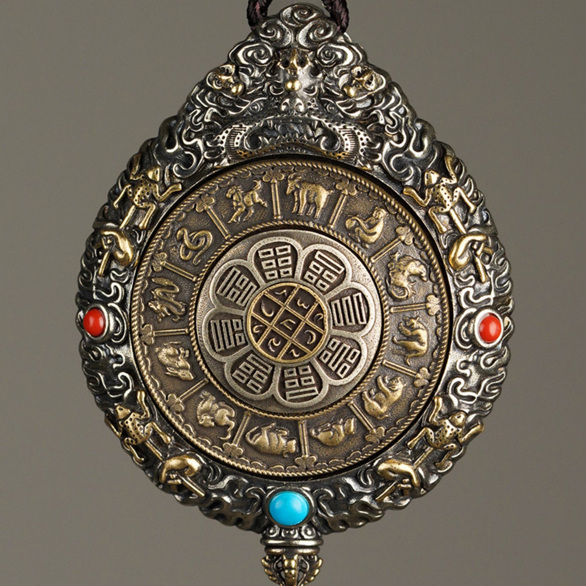 QiLing Aura Hand-Carved White Brass and Tibetan Silver Buddha Pendant Necklace with Sandalwood