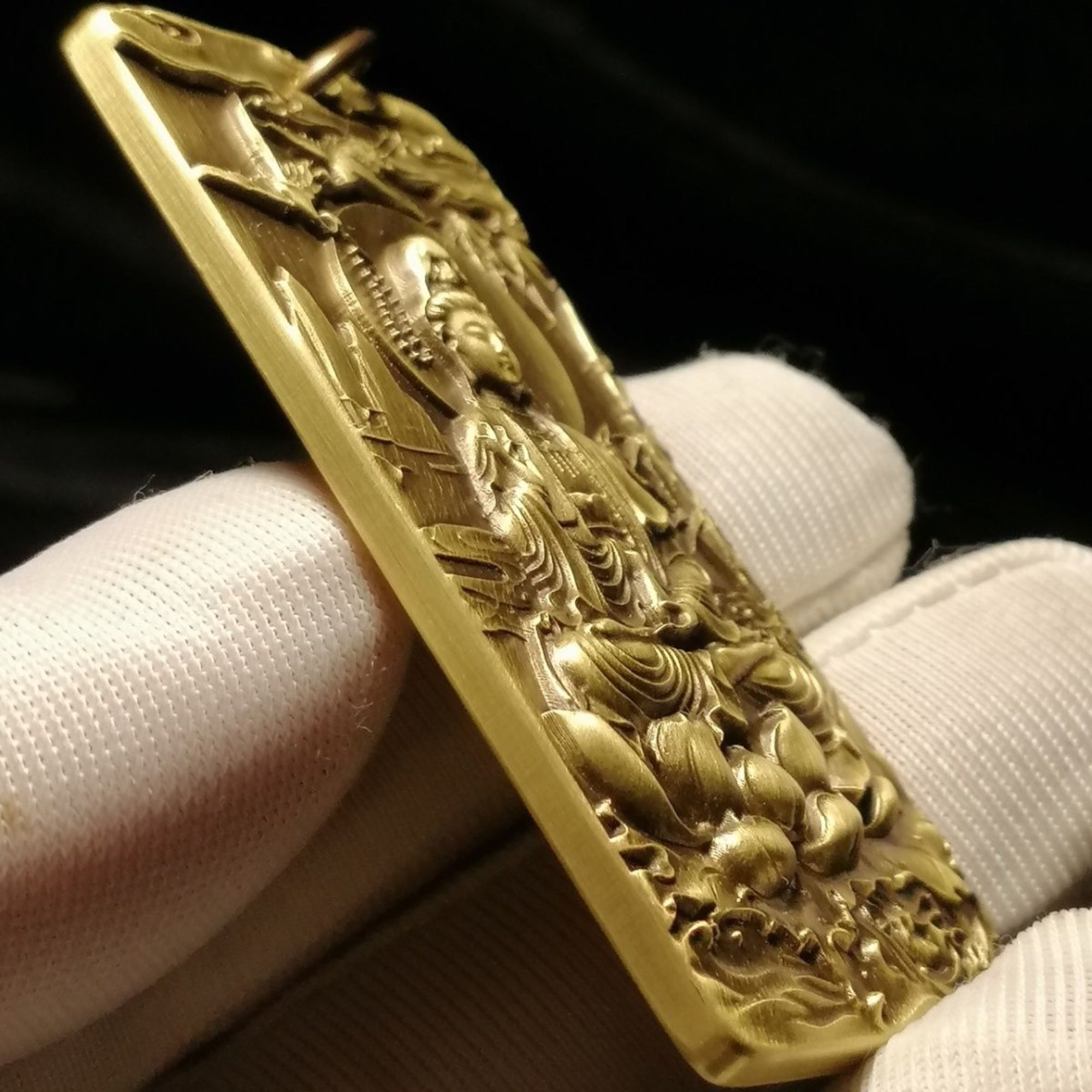 Brass South Sea Guanyin Bodhisattva (Avalokiteshvara) Amulet Pendant Necklace