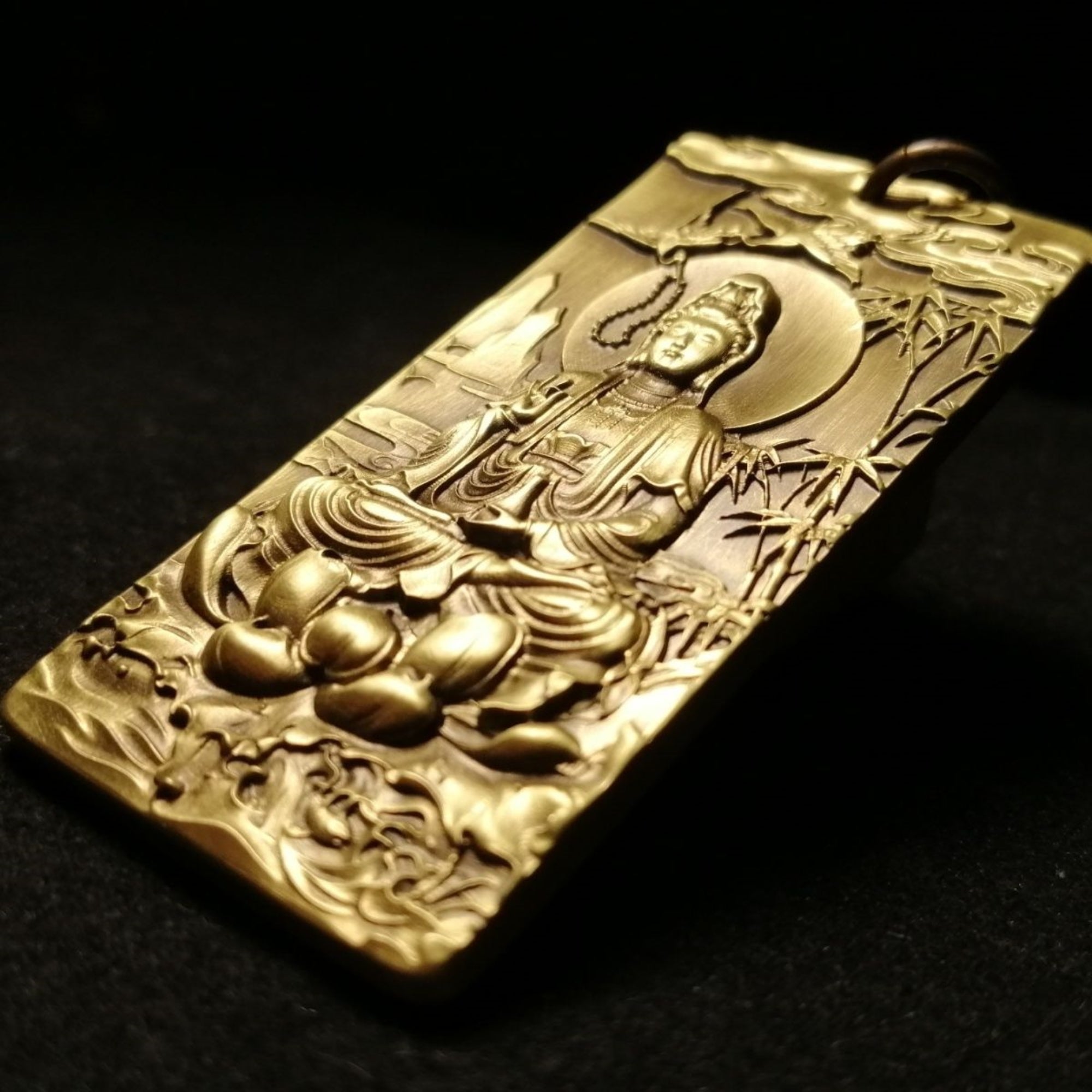 Brass South Sea Guanyin Bodhisattva (Avalokiteshvara) Amulet Pendant Necklace