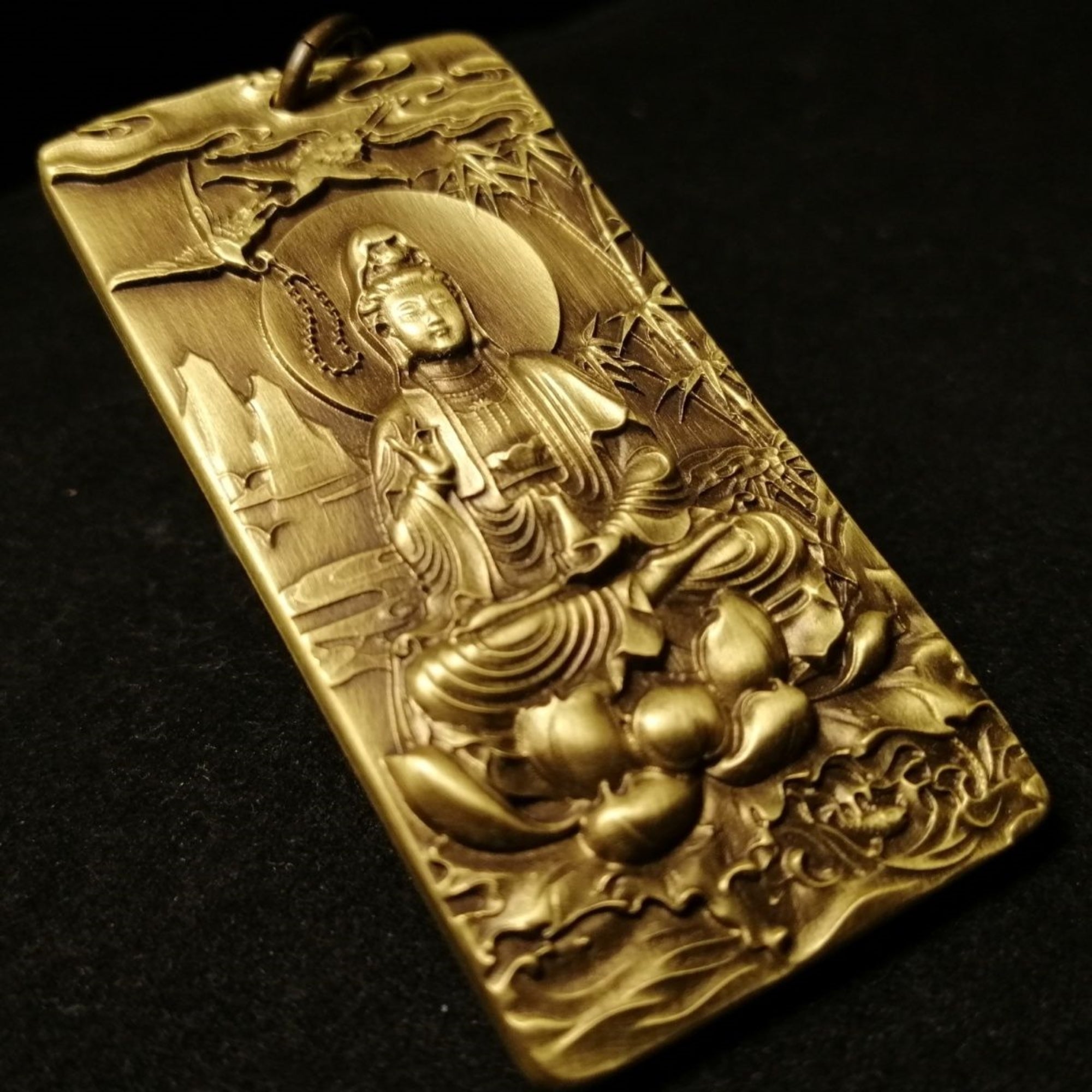 Brass South Sea Guanyin Bodhisattva (Avalokiteshvara) Amulet Pendant Necklace