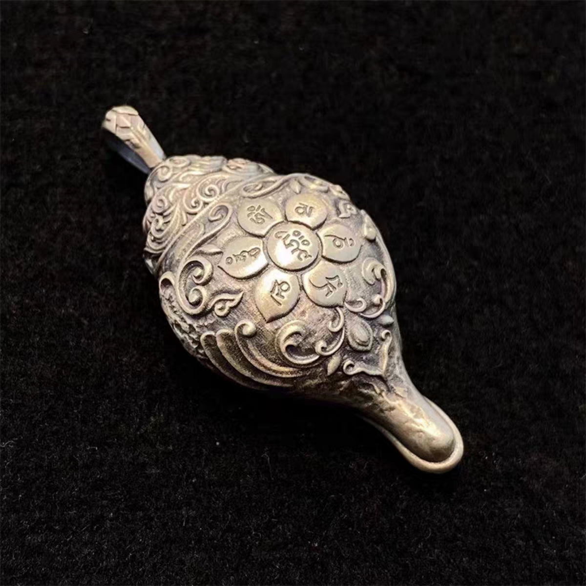 Handcrafted Tibetan 925 Sterling Silver Ganesha Conch Pendant Necklace