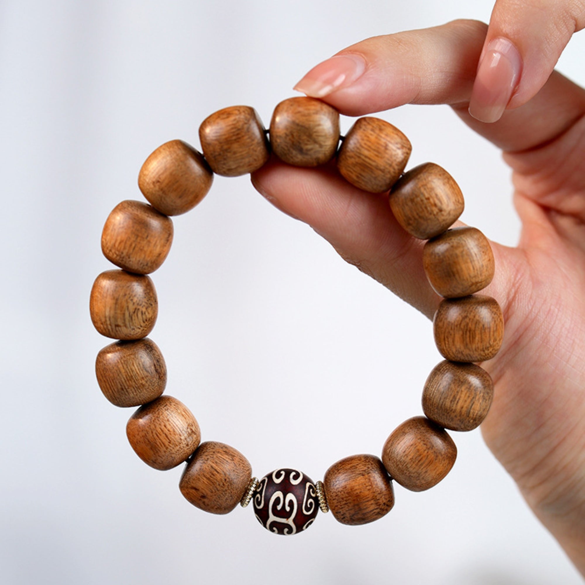 Kalimantan Agarwood & Agate Mala Bracelet