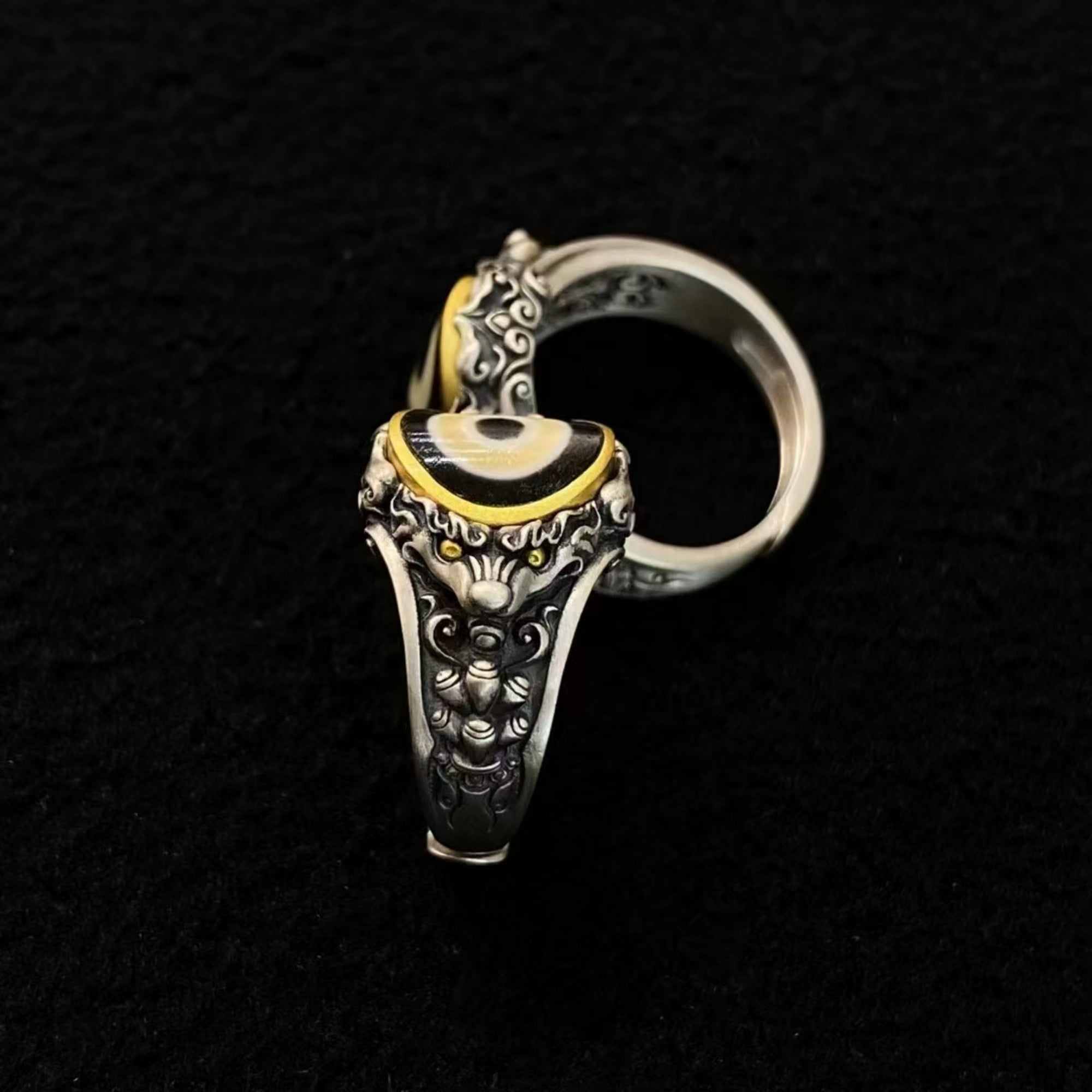 Tibetan Buddhist Rat of Wealth Silver Ring with Dzi Bead