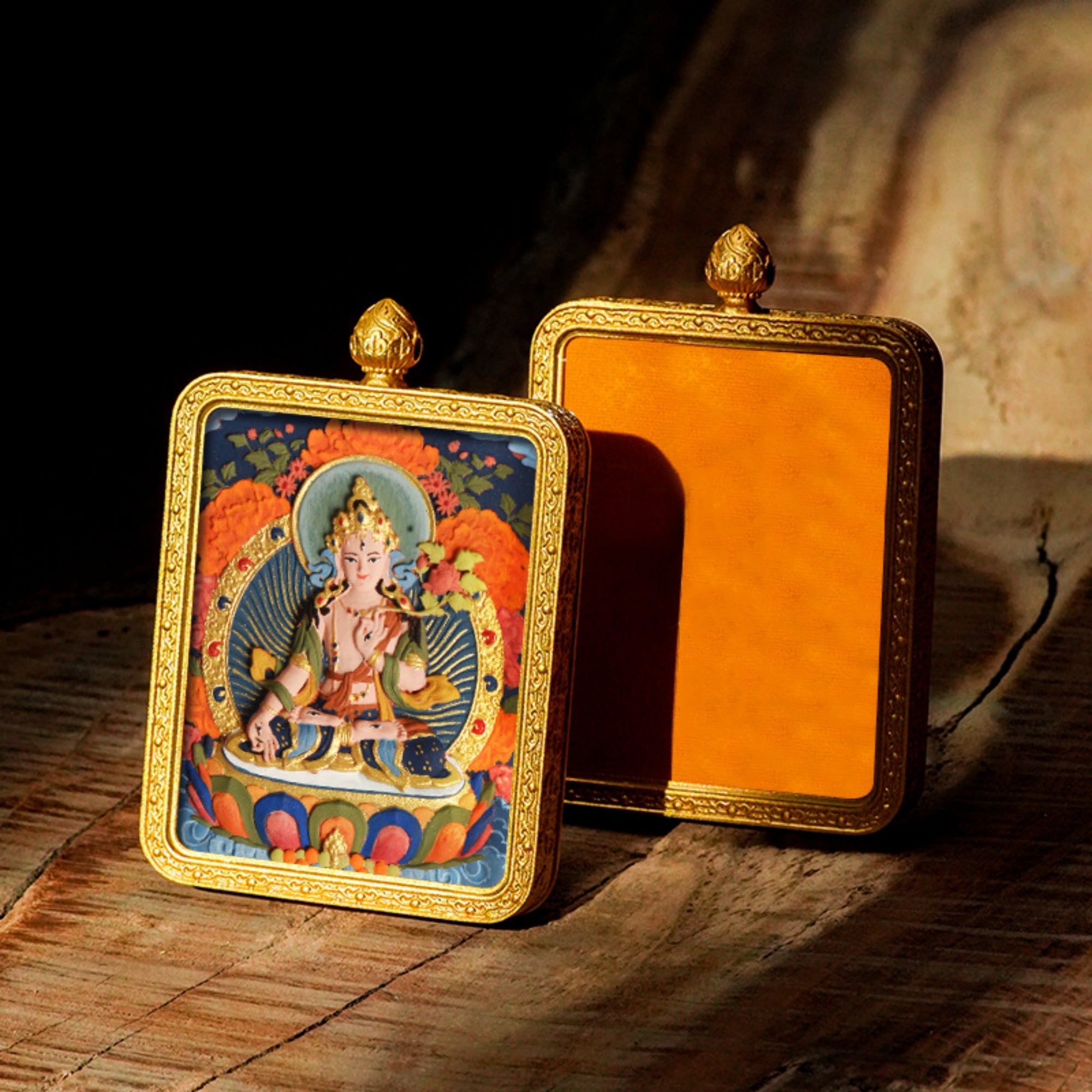 QiLing Aura Hand-Painted 3D Thangka Brass Buddha Pendant Necklace (Gawu Box)