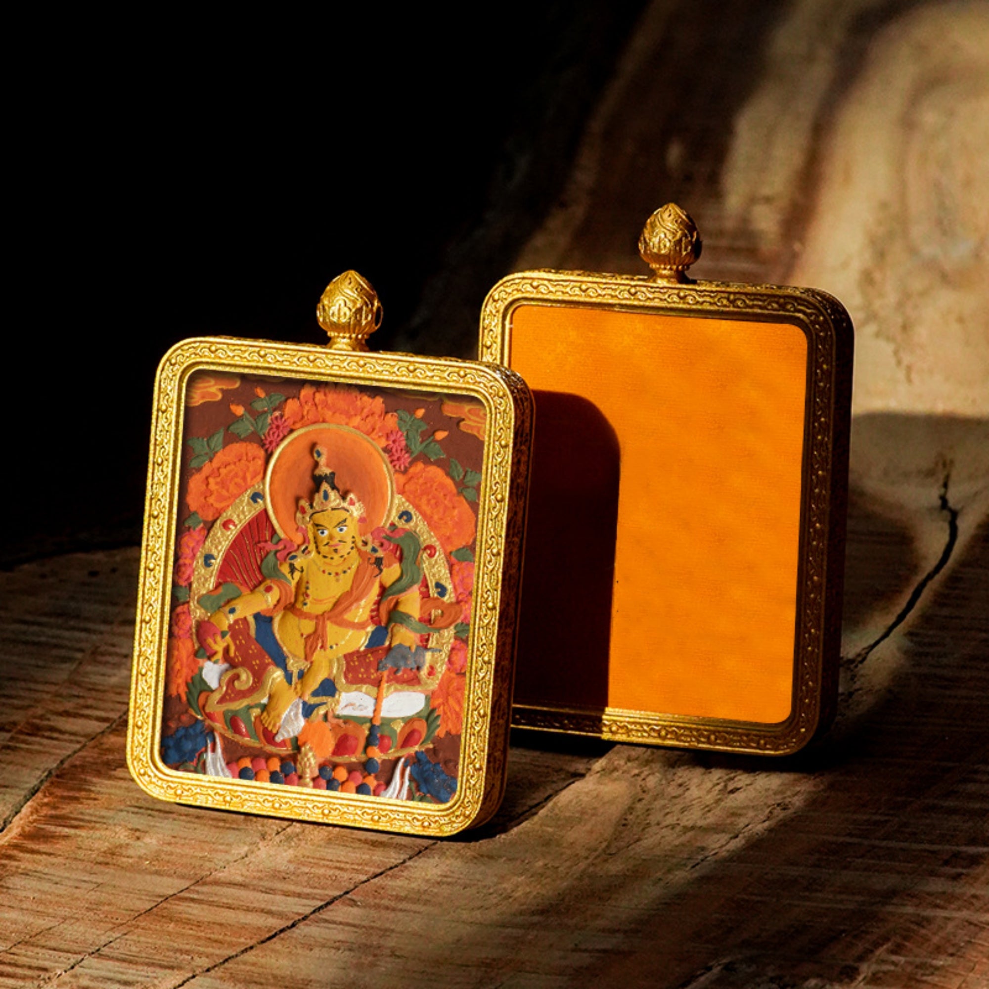 QiLing Aura Hand-Painted 3D Thangka Brass Buddha Pendant Necklace (Gawu Box)