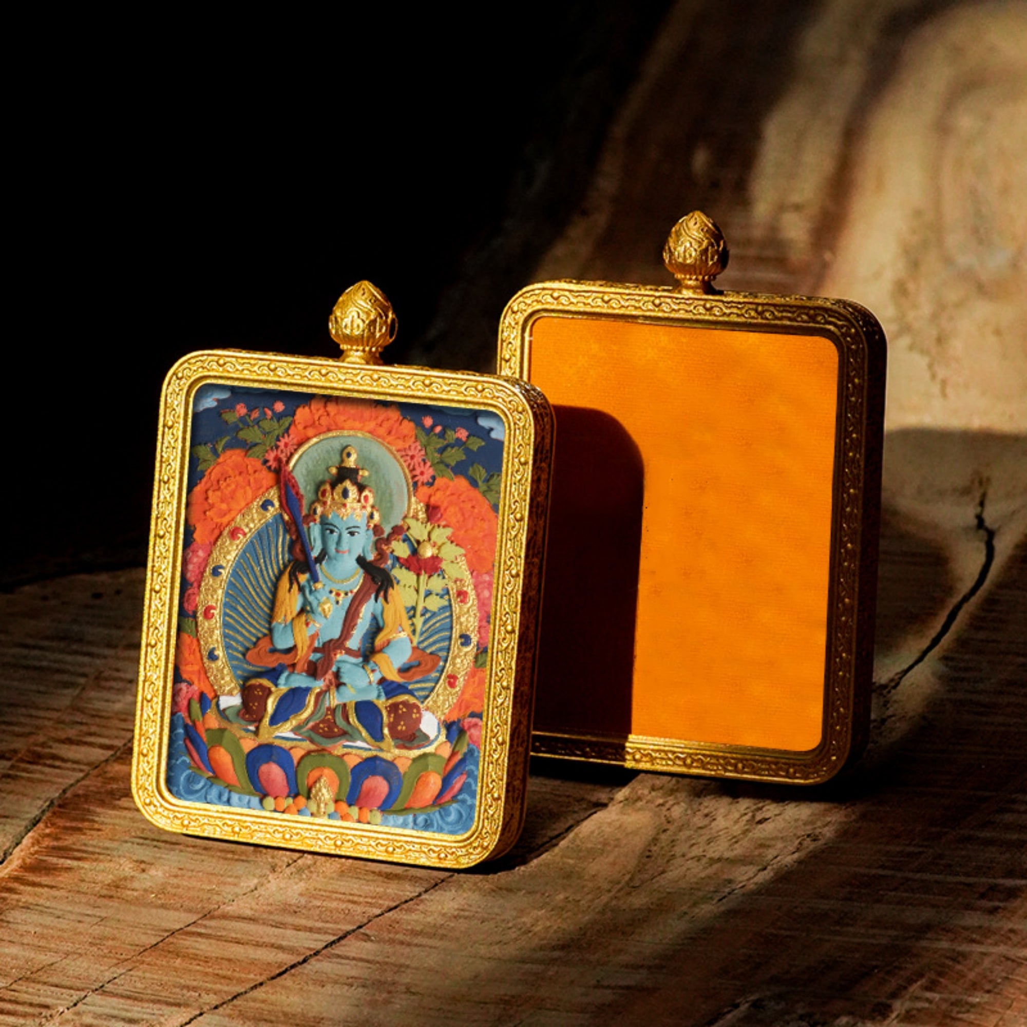 QiLing Aura Hand-Painted 3D Thangka Brass Buddha Pendant Necklace (Gawu Box)