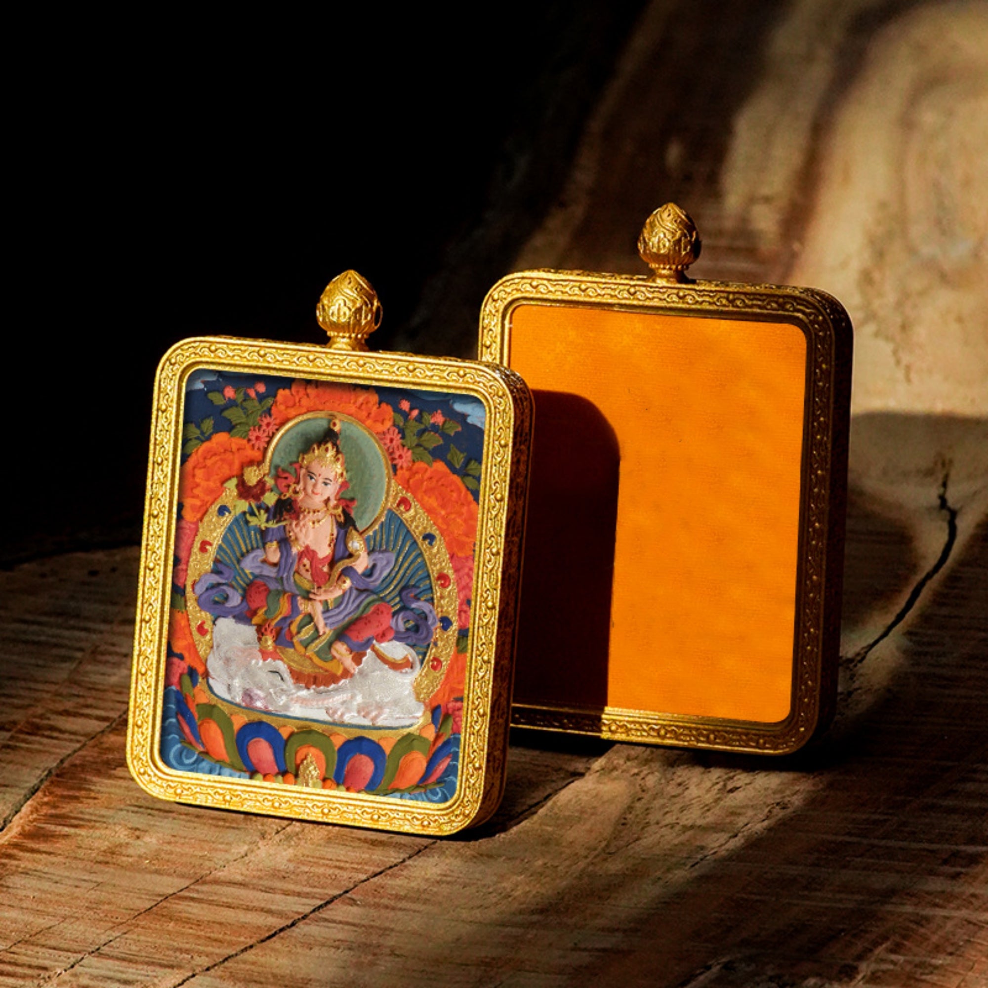 QiLing Aura Hand-Painted 3D Thangka Brass Buddha Pendant Necklace (Gawu Box)