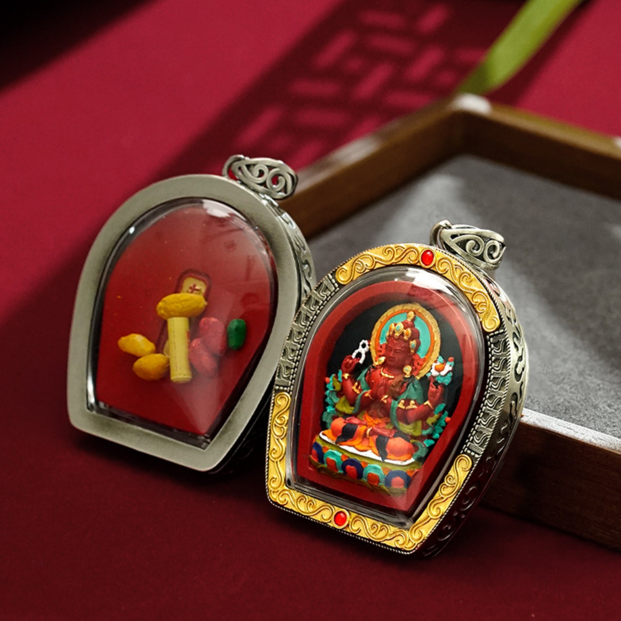 QiLing Aura Hand-Painted Thangka Copper Buddha Pendant Necklace (Gawu Box)