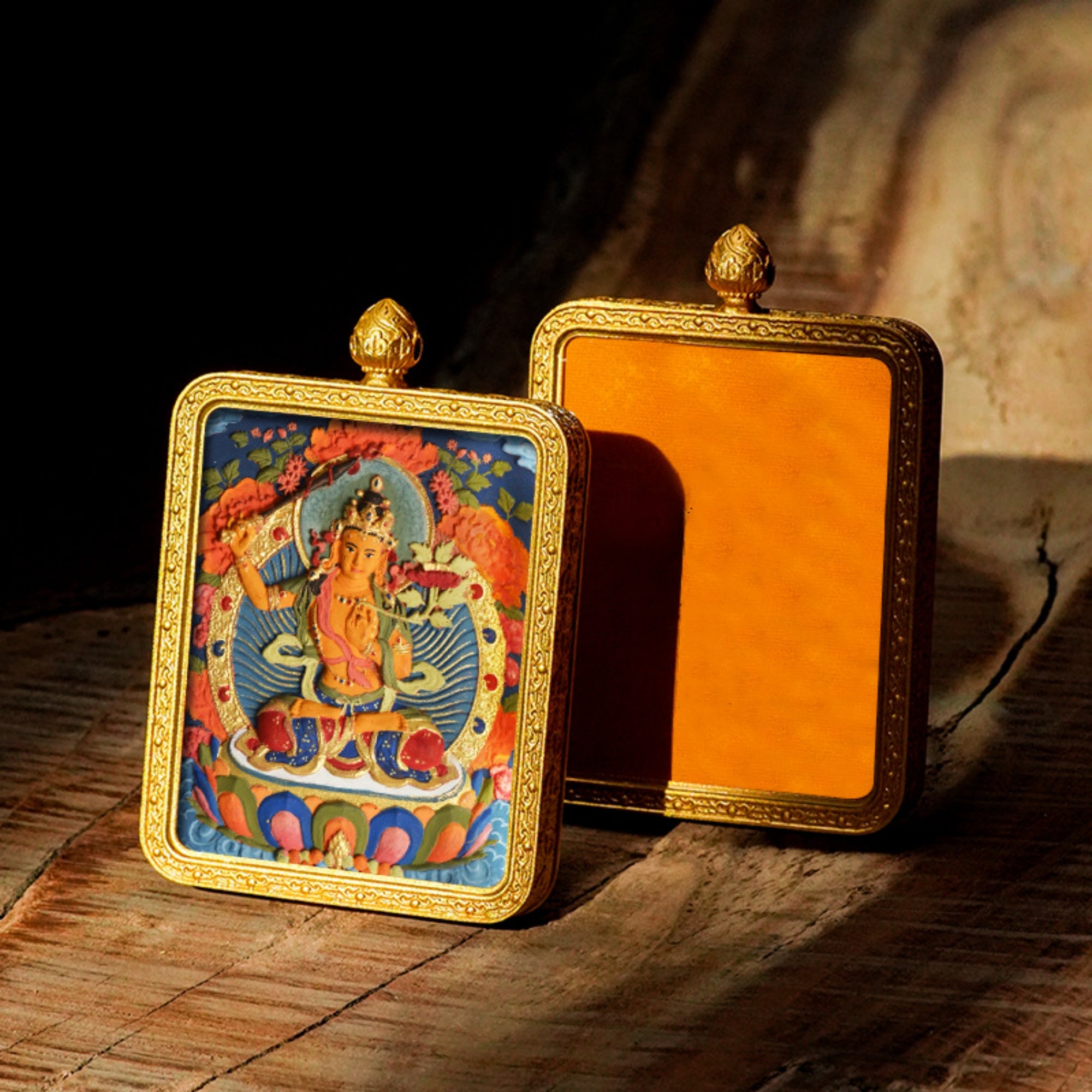 QiLing Aura Hand-Painted 3D Thangka Brass Buddha Pendant Necklace (Gawu Box)